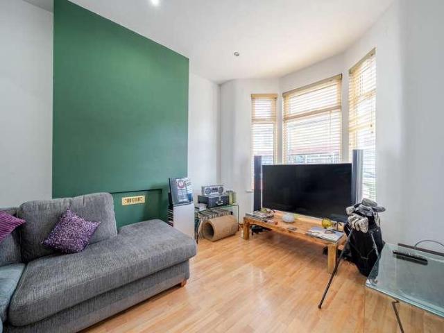House for sale in E13, London