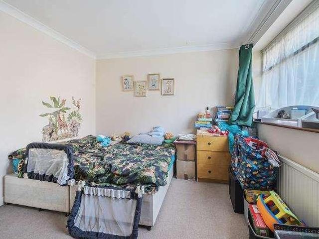 House for sale in Mill Hill, Greater London