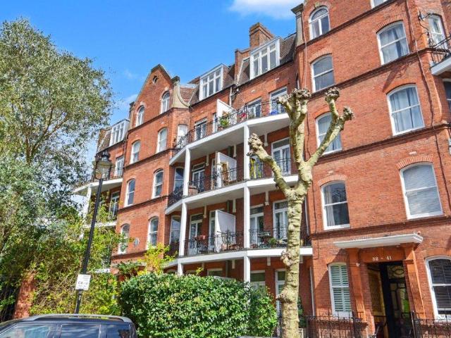 House for sale in Gospel Oak, Greater London