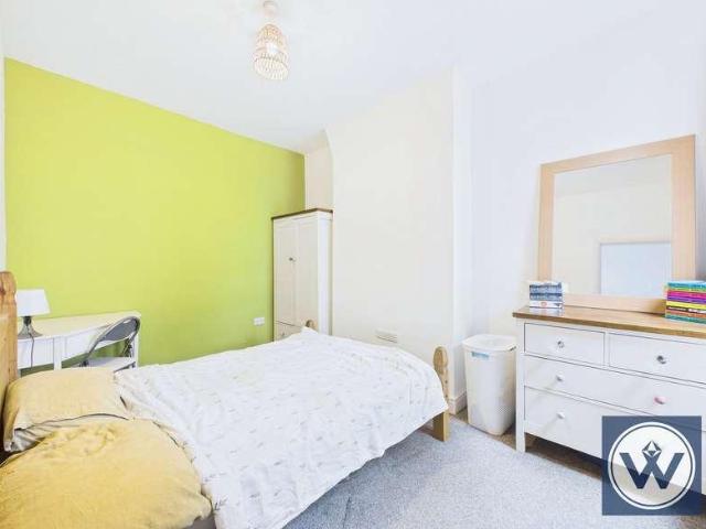 House for sale in Georgia, Greater Manchester
