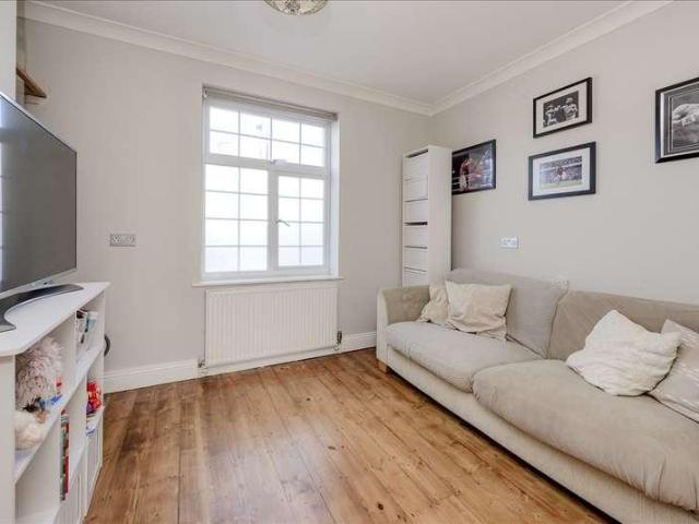 House for sale in Wormholt Estate, Greater London