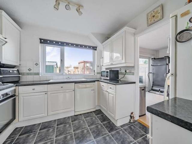 House for sale in Oad Street, Kent