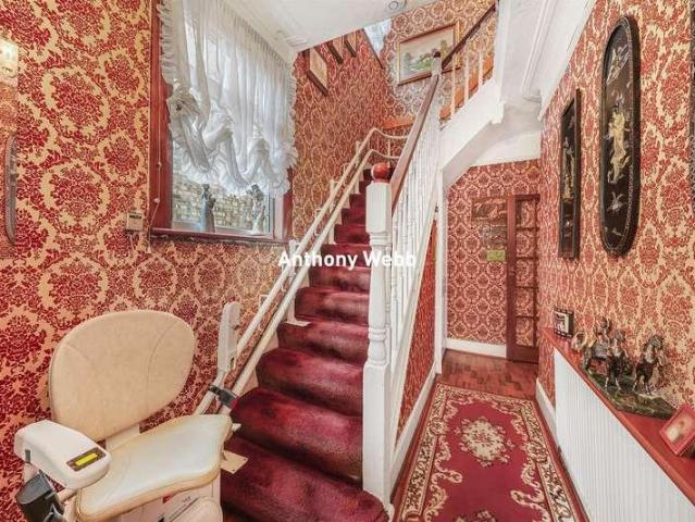 House for sale in Scotch Estate, Hornsey