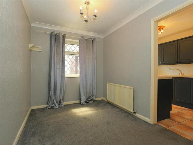 House for sale in Farsley, West Yorkshire
