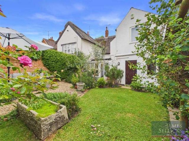 House for sale in Stanford On Avon, Leicestershire