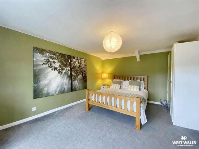 House for sale in Llansteffan, Llanybri