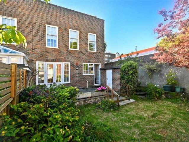 House for sale in Eastbourne, East Sussex