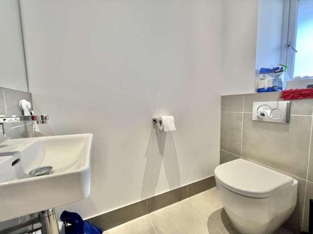 House for sale in Fleet, Hart