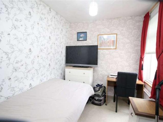 House for sale in Leigh-on-Sea, Alton Barnes