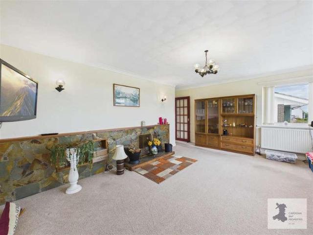 House for sale in Aberporth, Tresaith