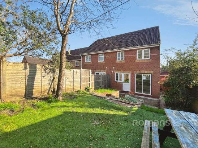 House for sale in The Crescent, Farnborough