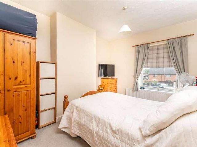 House for sale in Overthorpe, West Yorkshire
