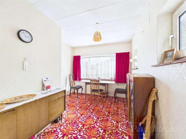 House for sale in London Borough of Croydon, Sanderstead