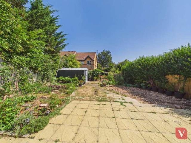 House for sale in Marsh Farm, Spring Park