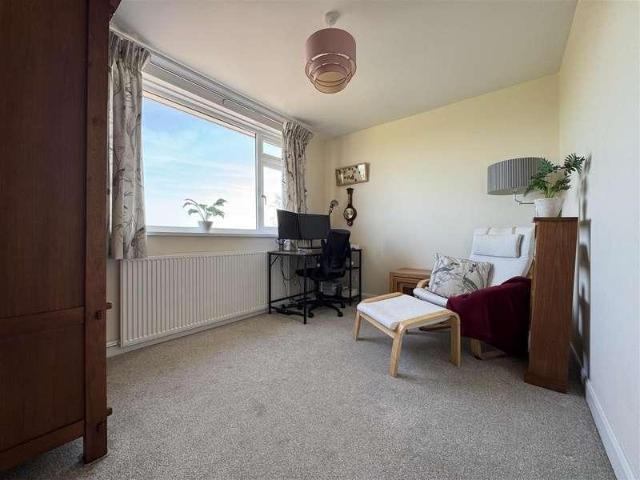 House for sale in Shelley, Skelmanthorpe