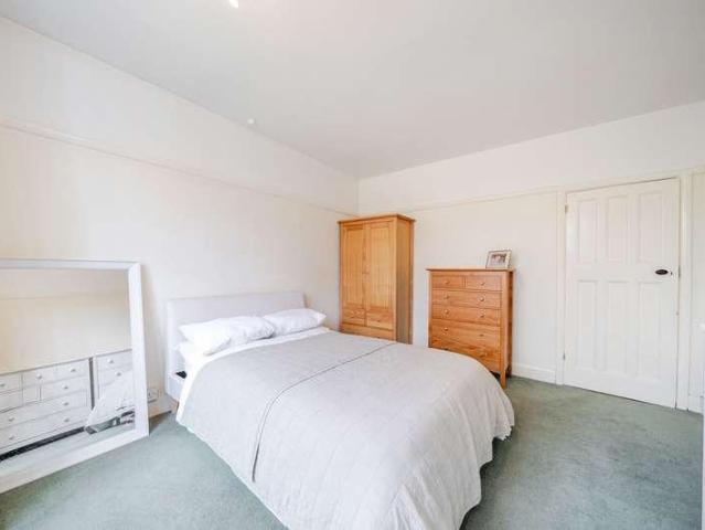 House for sale in Batchworth, Hertfordshire