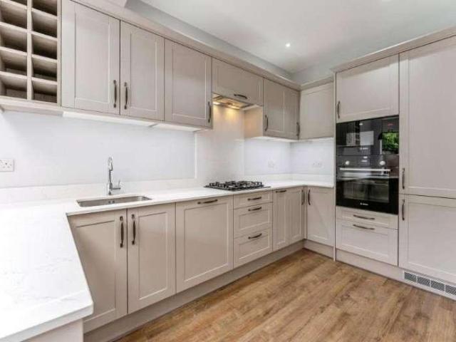 House for sale in Finchley, Greater London