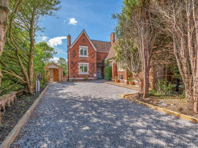 House for sale in Chelmondiston, Suffolk