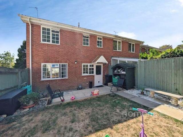 House for sale in Shinfield
