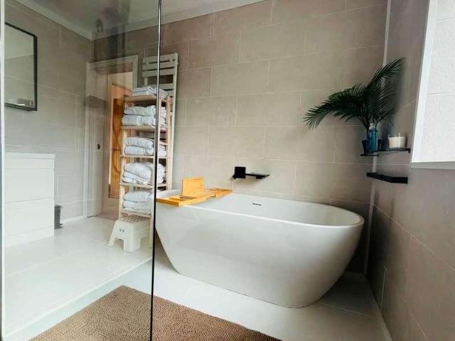 House for sale in Tonyrefail, Coedely