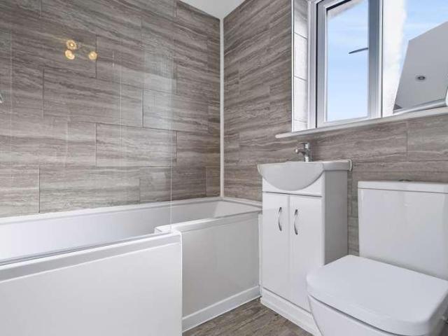 House for sale in Manor Park, Daresbury