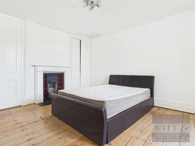House for sale in Broomgrove, Guestling Green