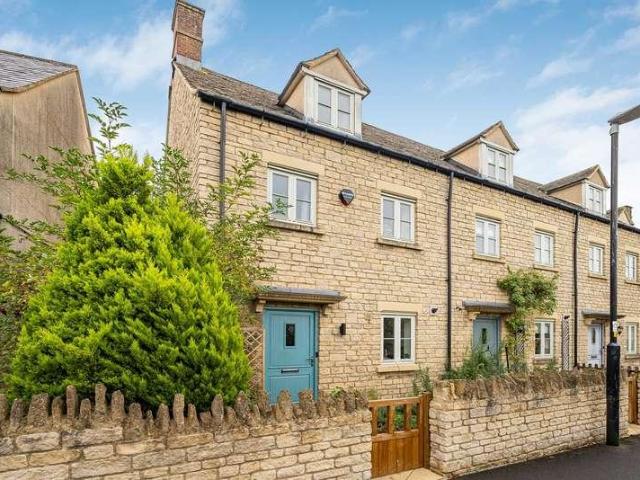 House for sale in Fossebridge, Gloucestershire