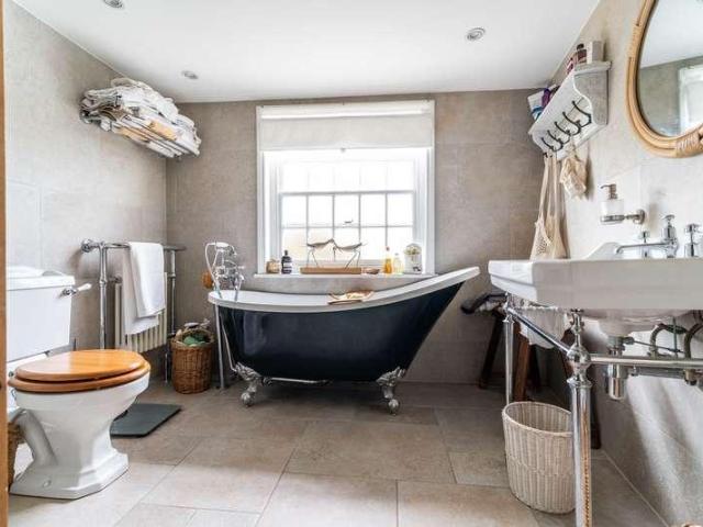 House for sale in Chipping Hill, Essex