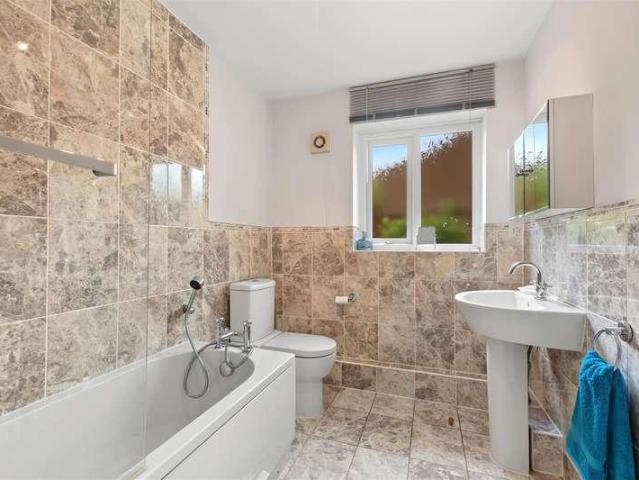 House for sale in Gedling, East Midlands
