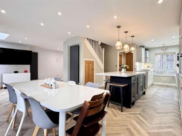House for sale in Chipping Hill, Essex