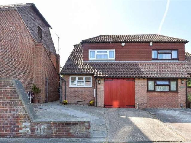 House for sale in Folkestone, Cheriton
