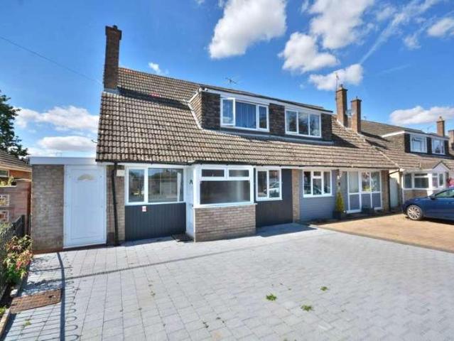 House for sale in Overslade, New Bilton