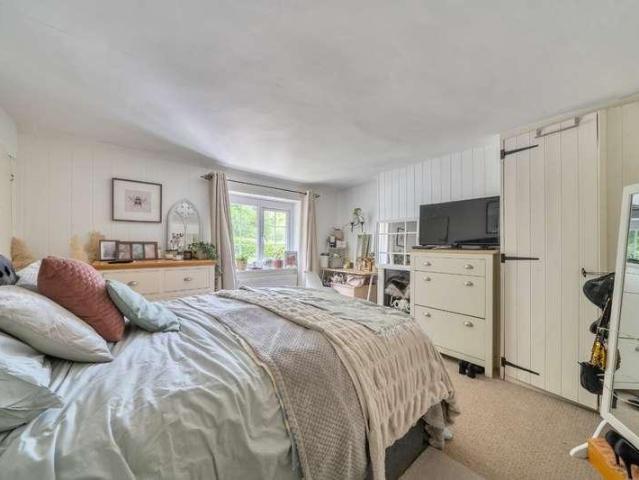 House for sale in Barton Stacey, Hampshire