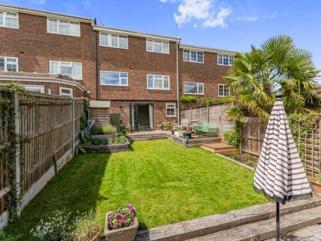 House for sale in Henley-on-Thames, Berrick Salome