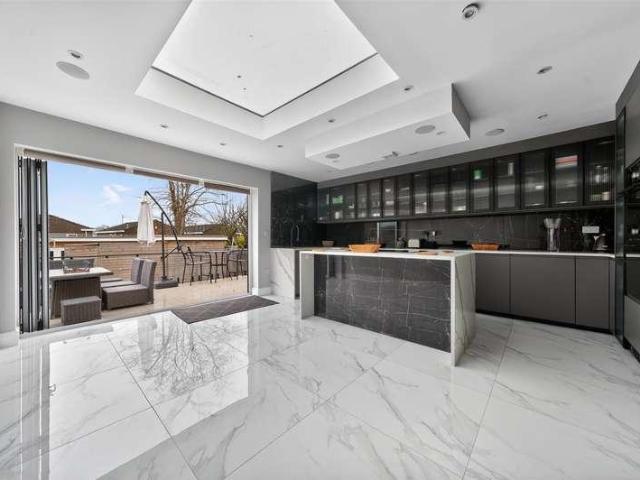 House for sale in Feckenham, City Of Bristol