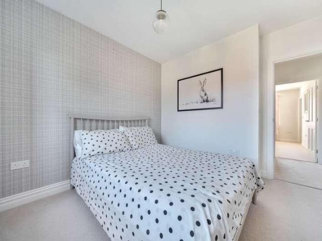House for sale in Cox Green, Horsham