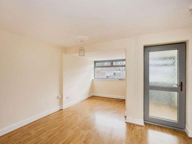 House for sale in Cimla, Neath