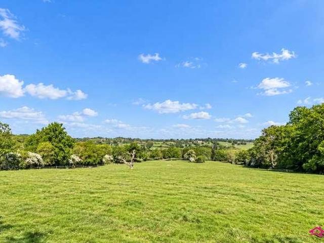 House for sale in Mill Hill, Greater London