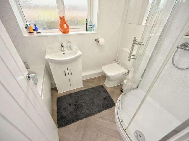 House for sale in Dodworth, South Yorkshire