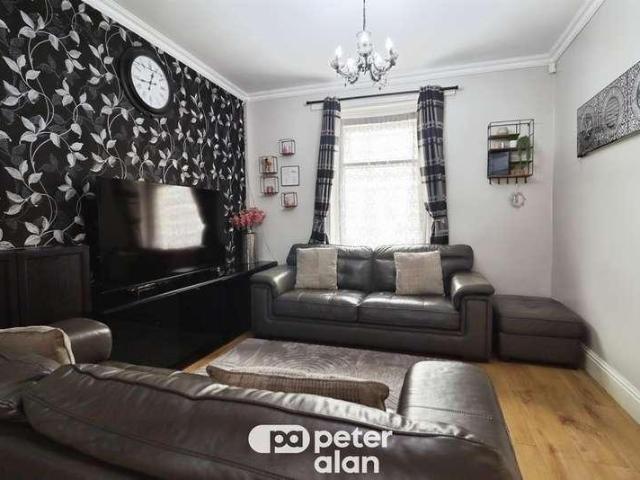 House for sale in Plasnewydd, Falcon Lodge