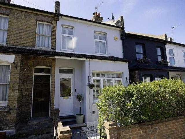 House for sale in London Borough of Croydon, Purley