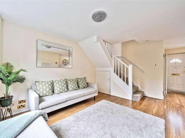 House for sale in Royal Borough of Kingston upon Thames, Greater London