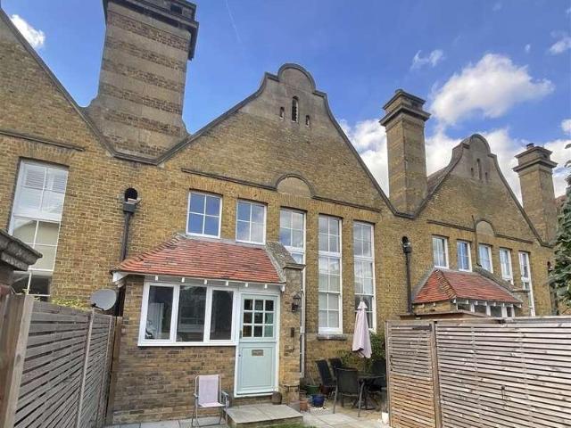 House for sale in Perry Court, Swale