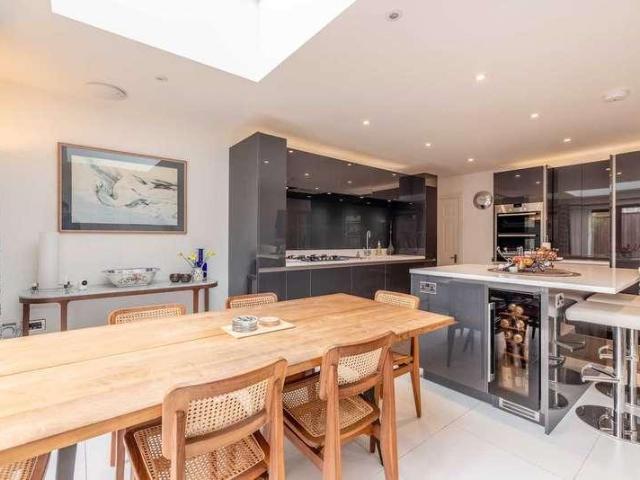 House for sale in Gerrards Cross, Denham