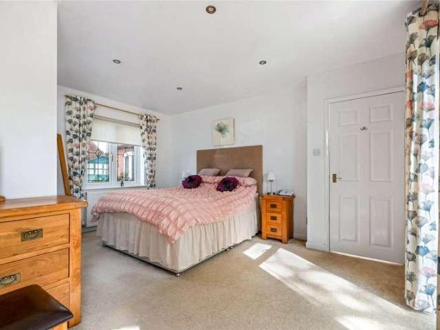 House for sale in Holwell, Brentingby