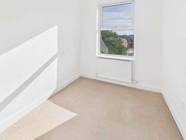 House for sale in Spring Park, Luton