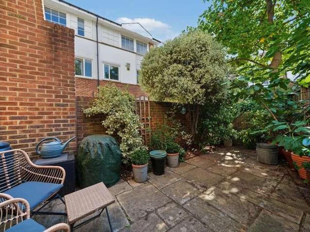 House for sale in Highbury, Greater London