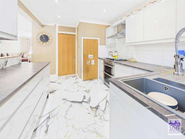 House for sale in Chatham
