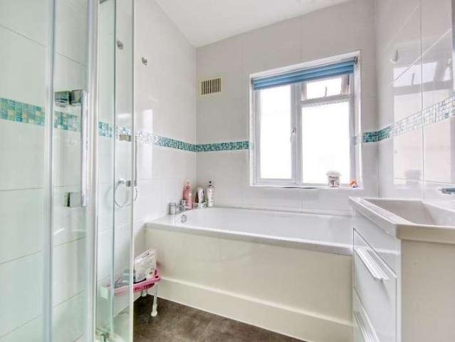 House for sale in London Borough of Merton, Merton Park