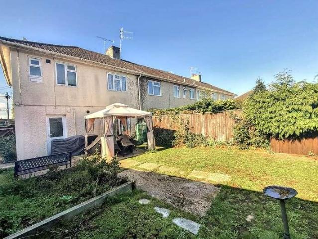 House for sale in Woodfalls, Lover